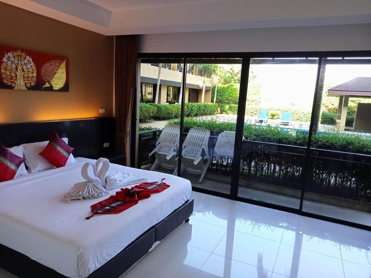Naiyang Beach Hotel Sha Plus Phuket Esterno foto