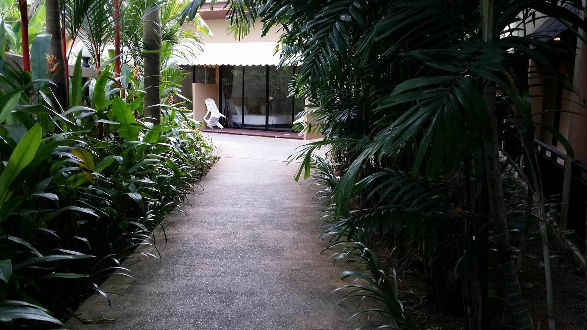 Naiyang Beach Hotel Sha Plus Phuket Esterno foto