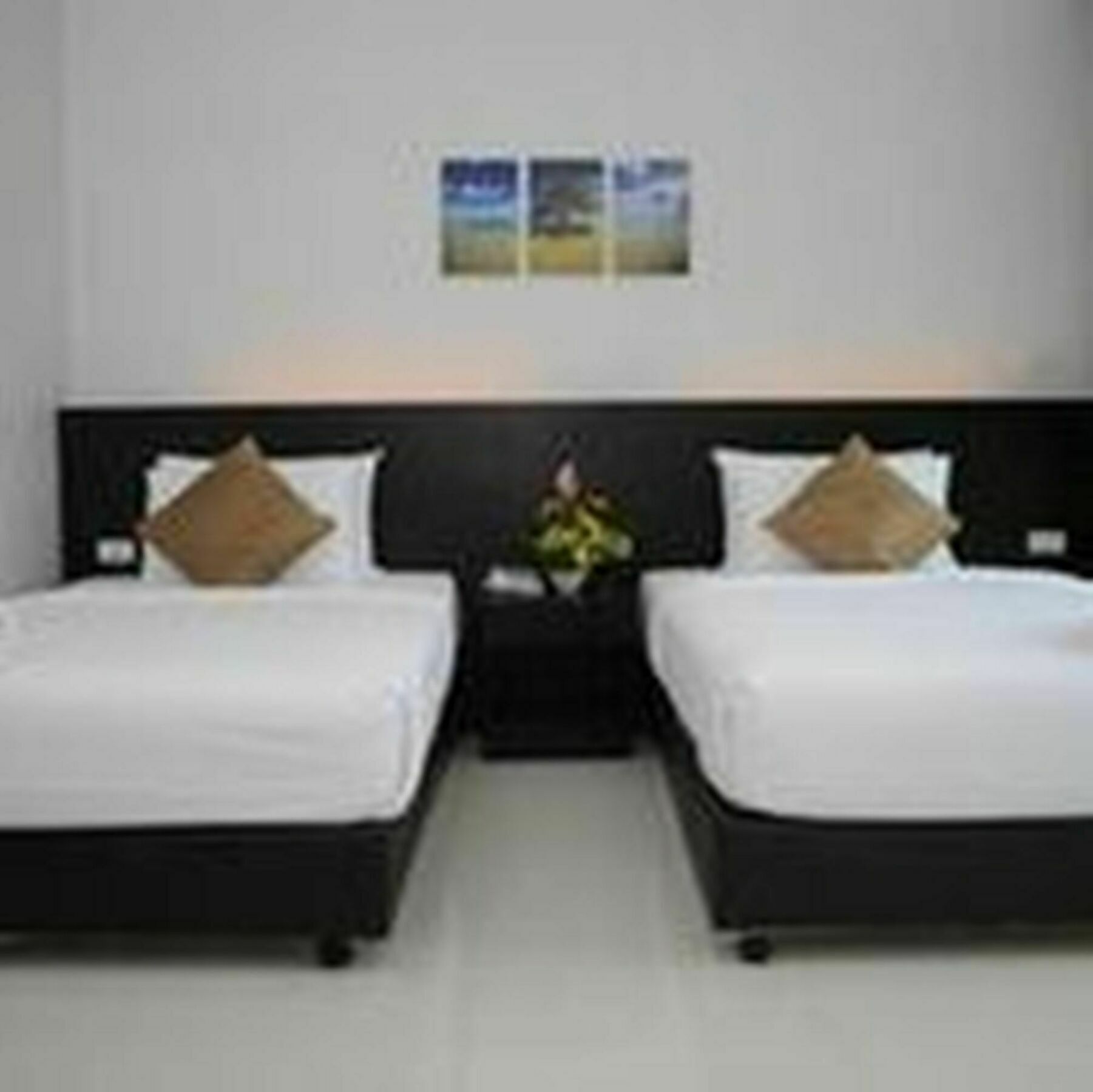 Naiyang Beach Hotel Sha Plus Phuket Esterno foto