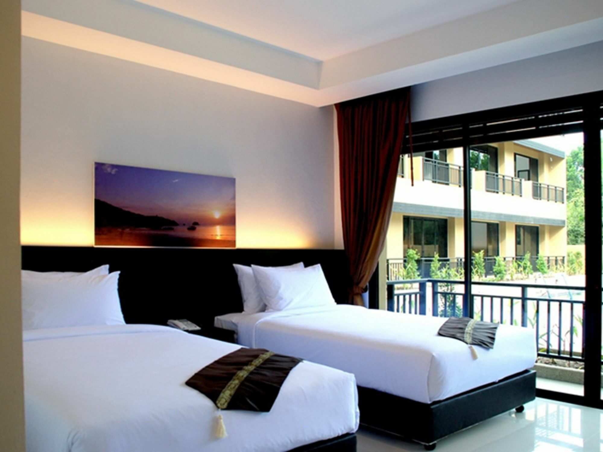 Naiyang Beach Hotel Sha Plus Phuket Esterno foto